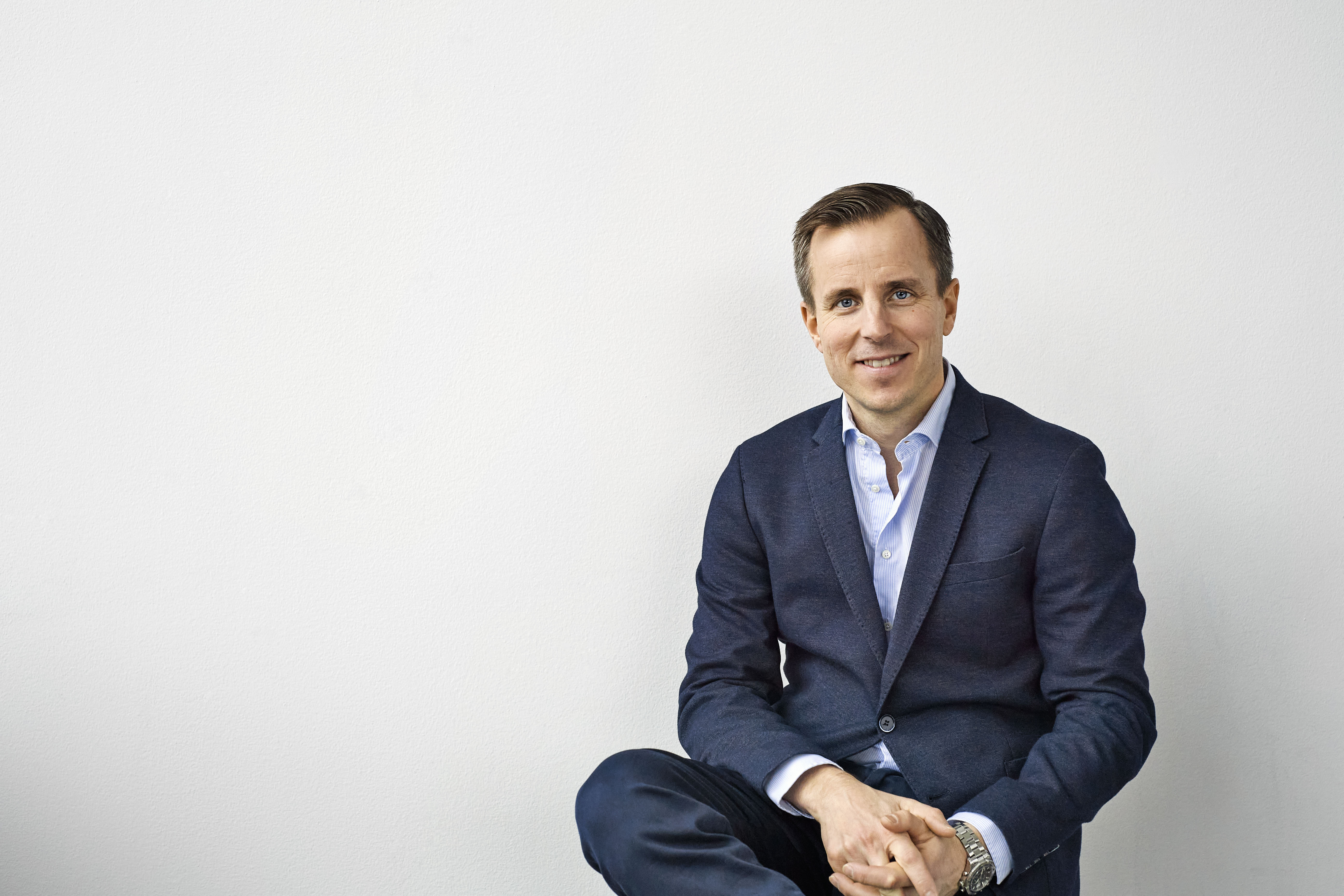 Etter hvert som digitale forventninger utvikler seg, forblir AvtaleGiro en pålitelig del av Norges betalingslandskap, sier Magnus Egeberg, administrerende direktør for Mastercard Payment Services. Foto: Franne Voigt